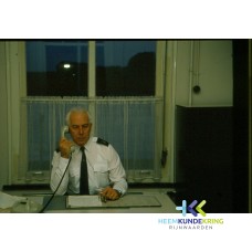 Piet Zwemstra Op douanekantoor Tolkamer F00000239